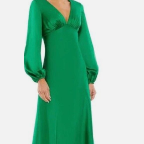 Mac Duggal Dresses & Skirts - Mac Duggal Puffed Sleeve Satin Gown Size 6 MSRP $398